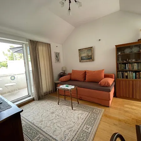 Lidija Apartment *